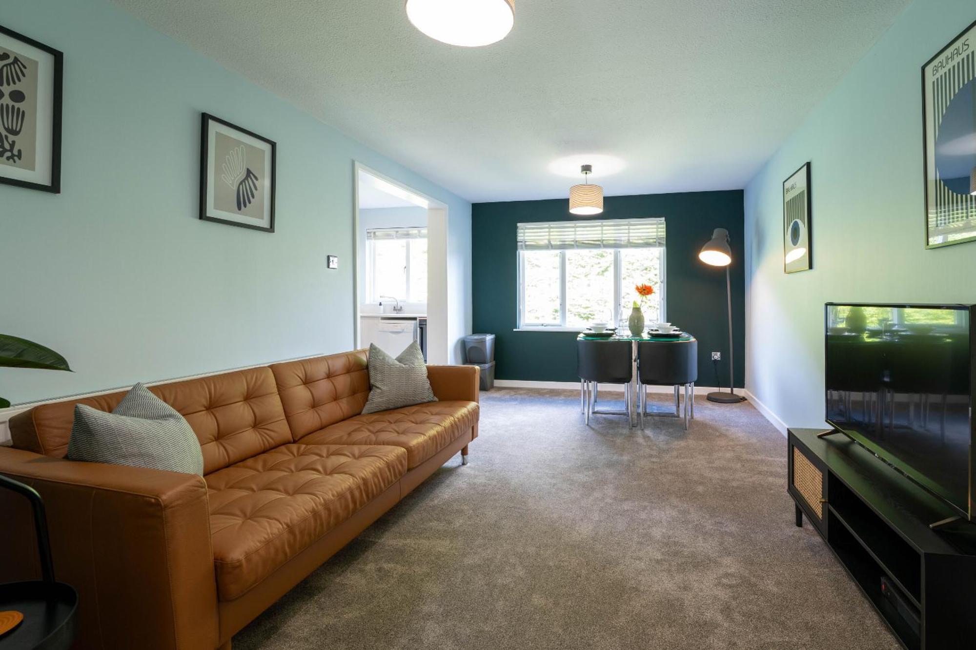 Park View- 2 Bed Apartment Close To East Surrey Hospital Salfords Zewnętrze zdjęcie